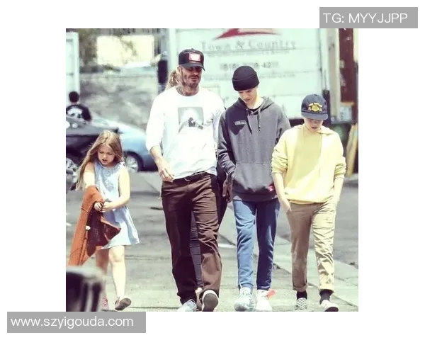 国外足球明星与子女共享快乐时光的温馨瞬间揭秘